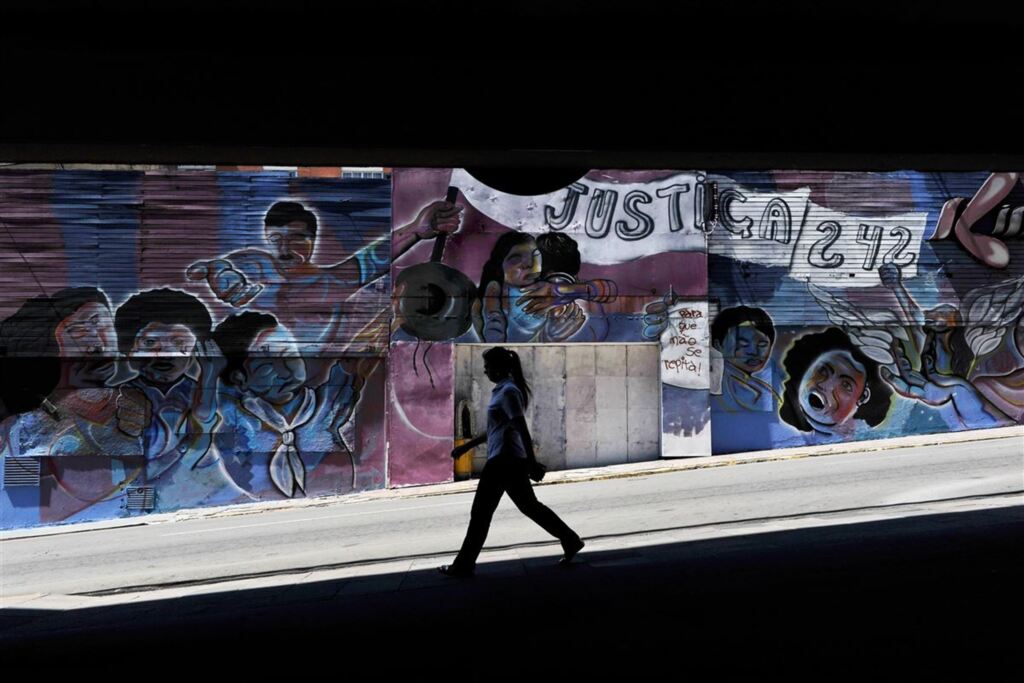 Foto: Charles Guerra (Diário) - Arte da fachada foi concluída nesta terça-feira