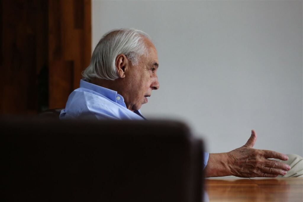 Foto: Lucas Amorelli (Diário) - Sérgio de Queiroz Duarte propõe ainda a realização de conferência internacional na UFSM