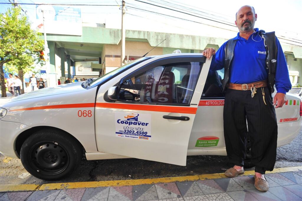 Taxista é autuado por trabalhar de bombacha em Santa Maria