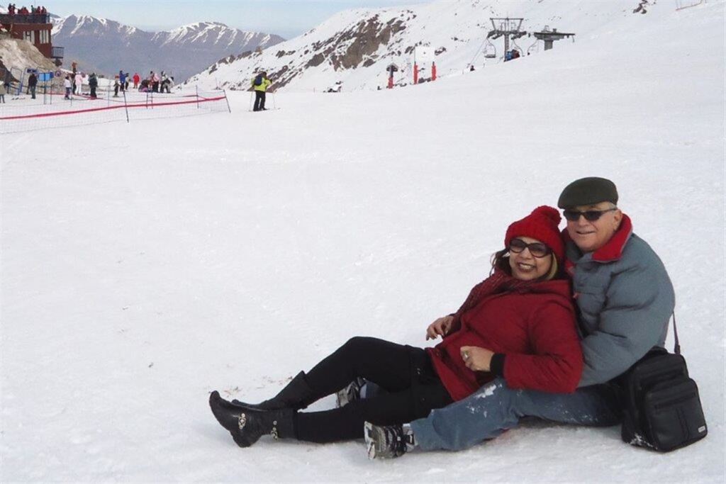 Arquivo Pessoal - Nanci e o marido, Itaúba Siqueira de Souza, gostam tanto de viajar que passaram a reunir os amigos para que pudessem conhecer, juntos, lugares turísticos