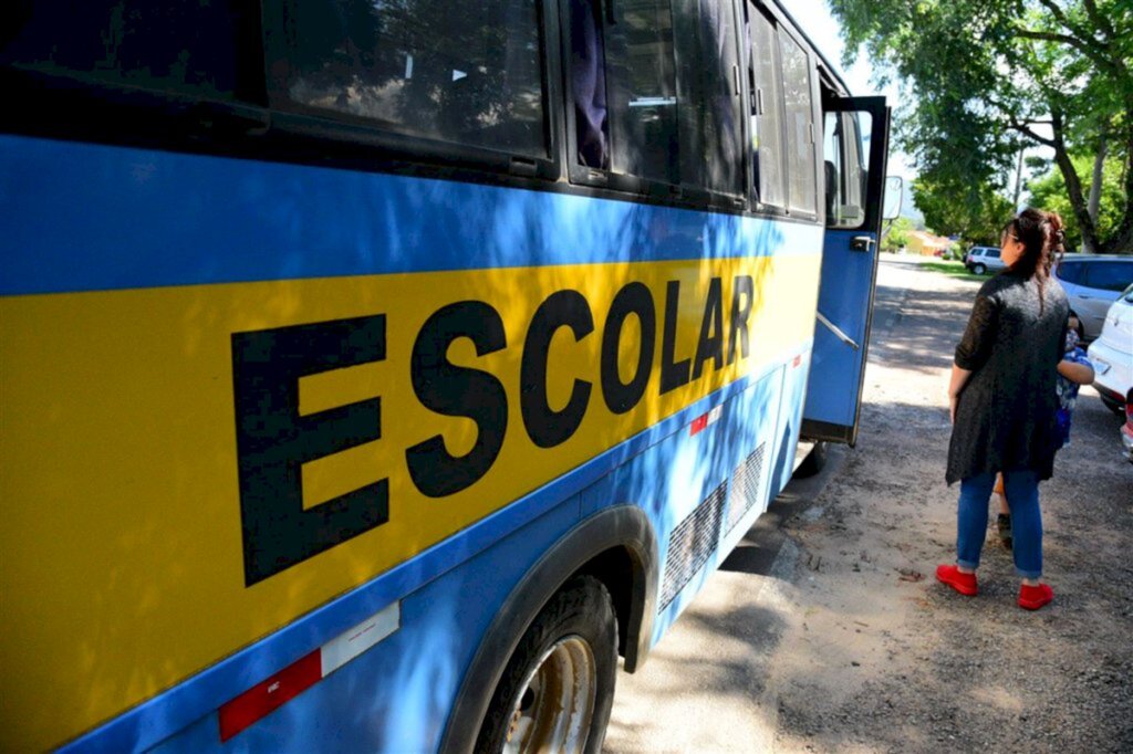 título imagem Justiça dá prazo de 10 dias para que Estado ofereça transporte para escolas rurais em Santa Maria