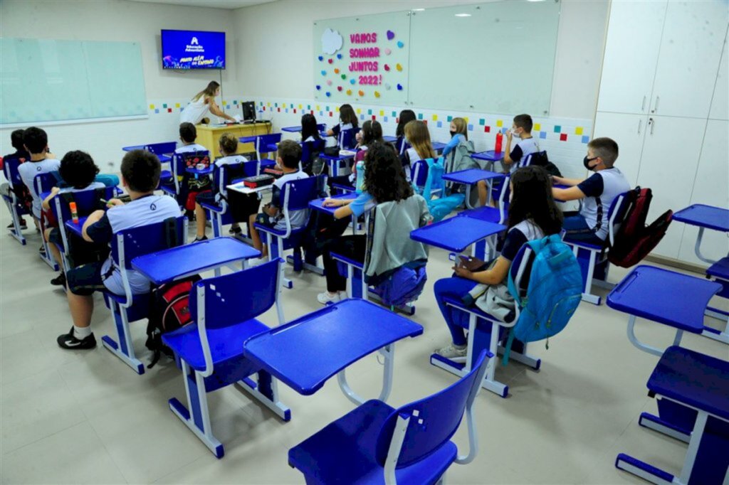 Escolas seguem decreto, mas recomendam uso de máscaras em casos especiais