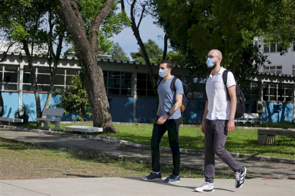 Servidores da UFSM têm até 2 de abril para encaminhar comprovante de vacinação