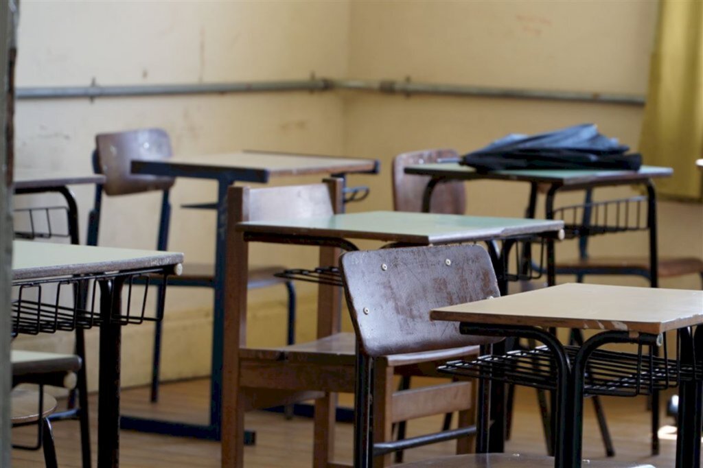 Com previsão de retorno a partir de segunda, nem todas escolas têm como receber todos alunos