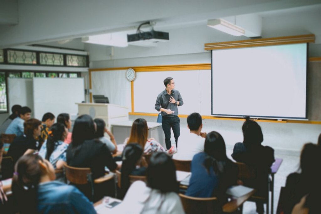 43% dos estudantes brasileiros pensam em desistir dos estudos na pandemia