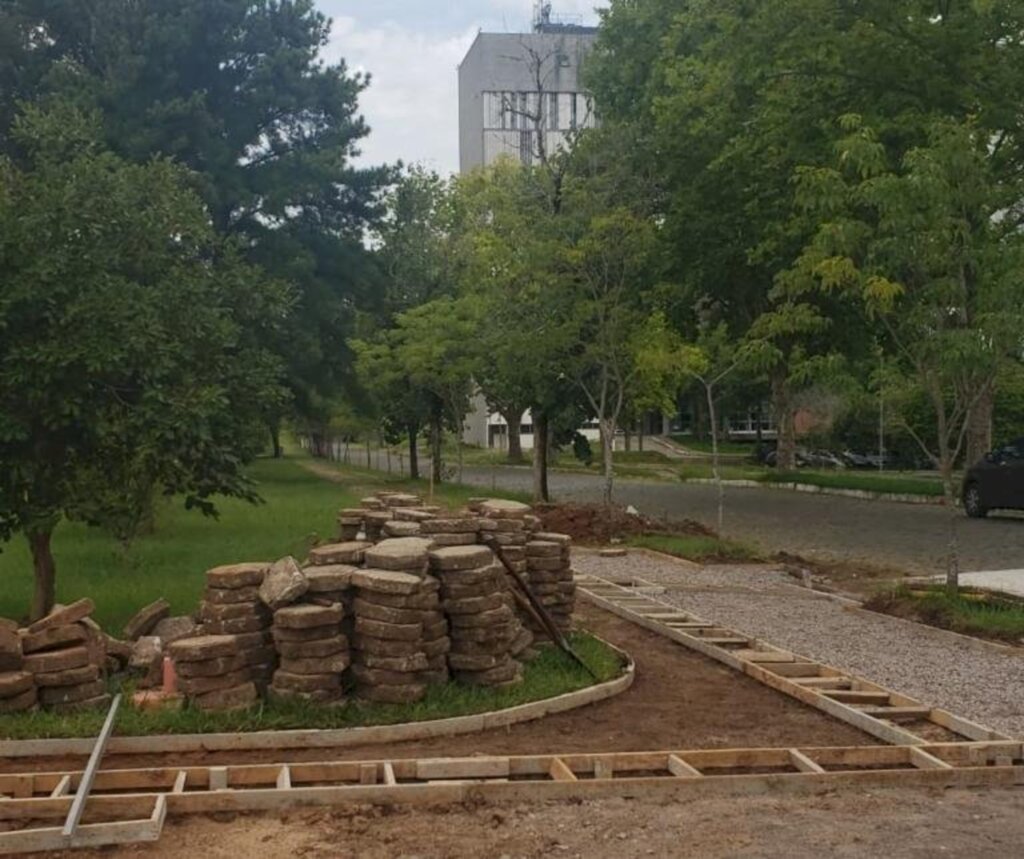 Campus da UFSM reforma calçadas para melhorar acessibilidade