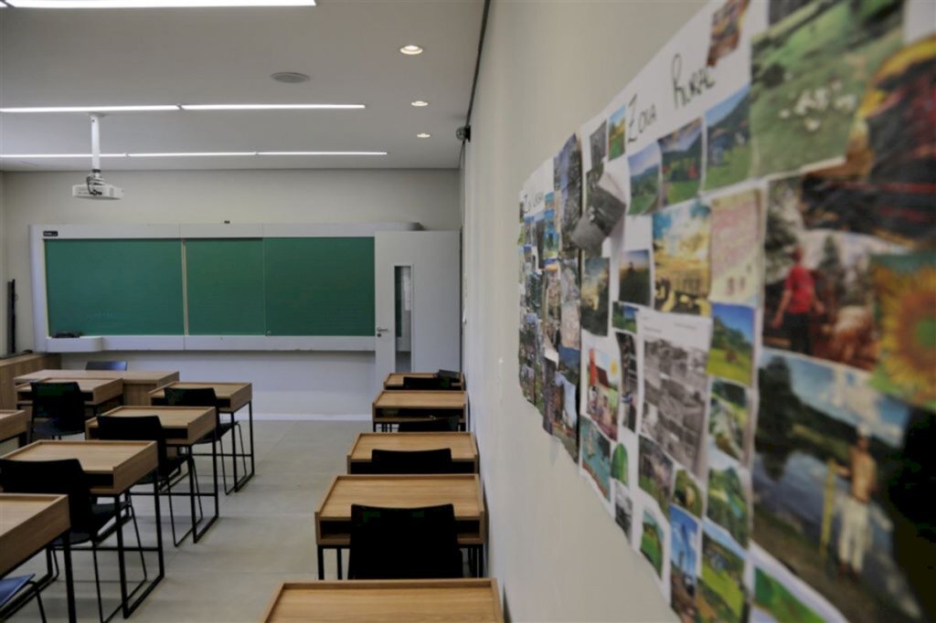 Justiça autoriza que escolas estaduais retomem aulas presenciais a partir desta sexta