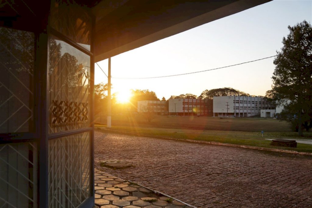 Cursos da UFSM terão de adotar aulas remotas em outubro