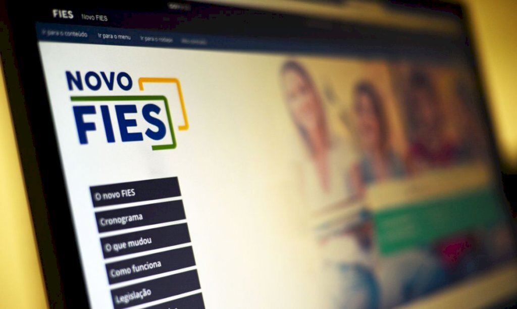 Estudantes podem se inscrever no Fies a partir desta terça