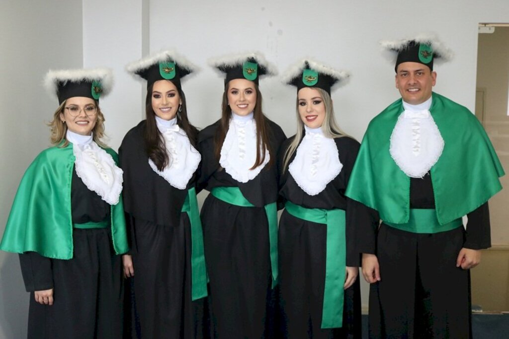 VÍDEO: turma de Enfermagem da UFSM realiza formatura por videoconferência