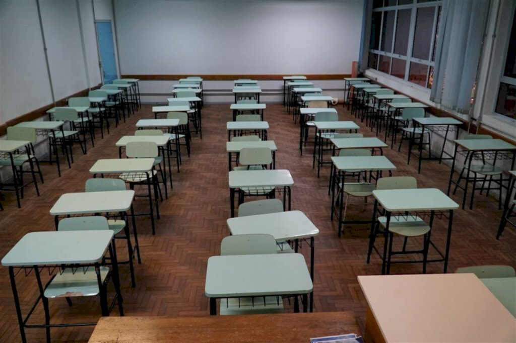 Consulta pública sobre retomada das aulas presenciais começa hoje no RS