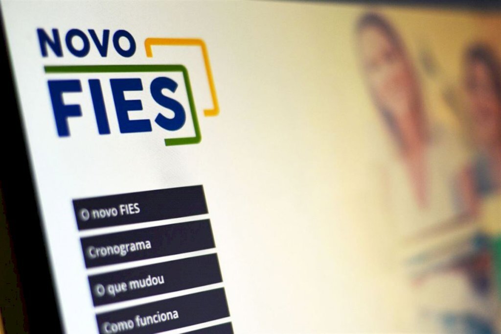 MEC suspende pagamento de parcelas do Fies