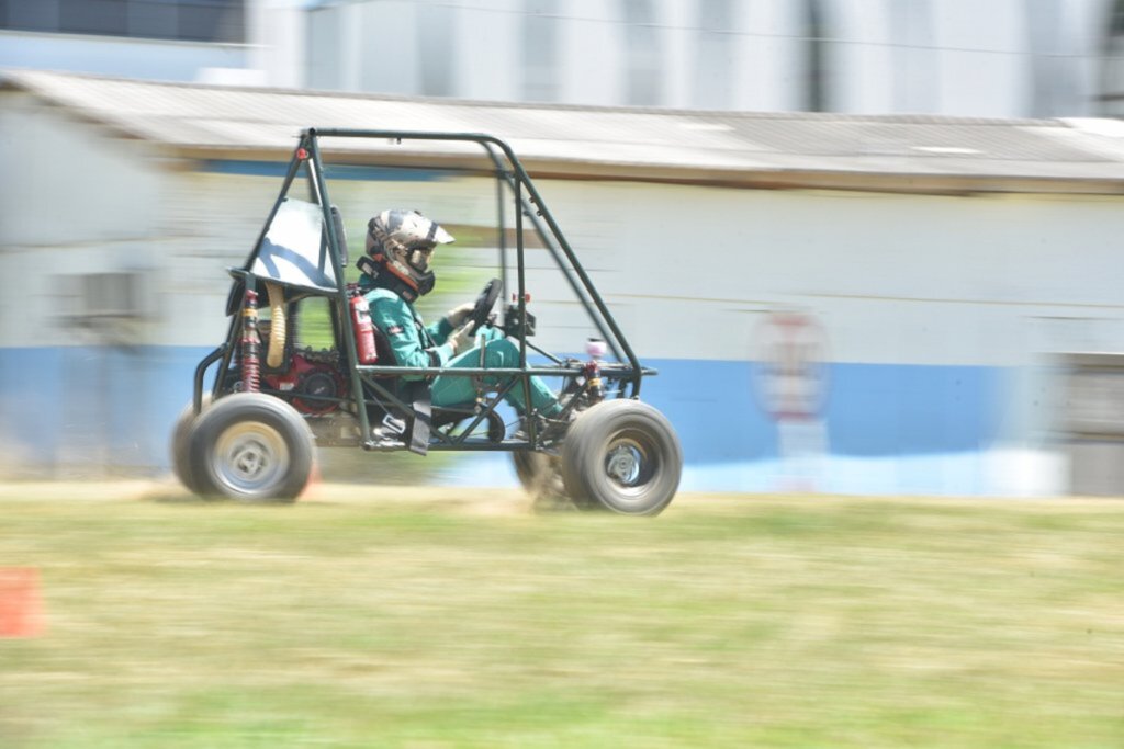 VÍDEO: alunos da UFSM participam de competição nacional de carros baja