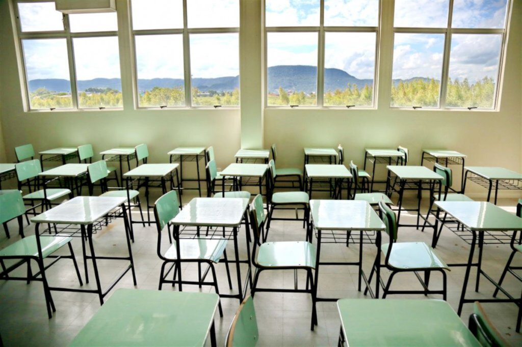 Curso pré-universitário gratuito abre inscrições nesta segunda-feira