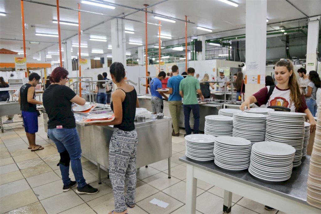 Lançado edital de terceirização dos RUs da UFSM