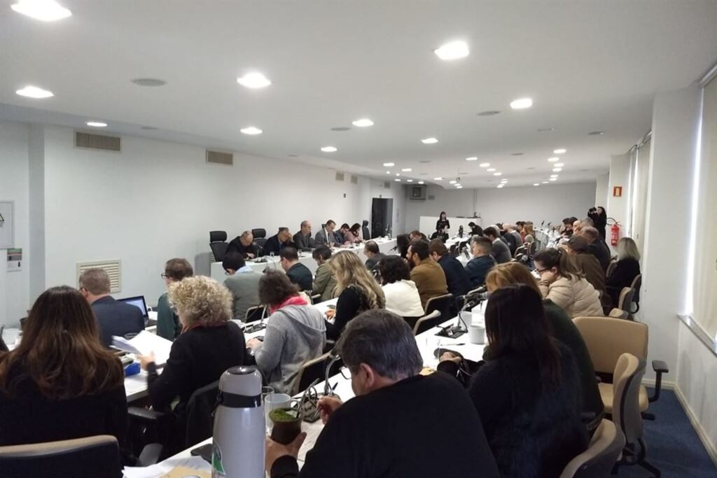 Conselho Universitário da UFSM adia definição de cortes de FGs