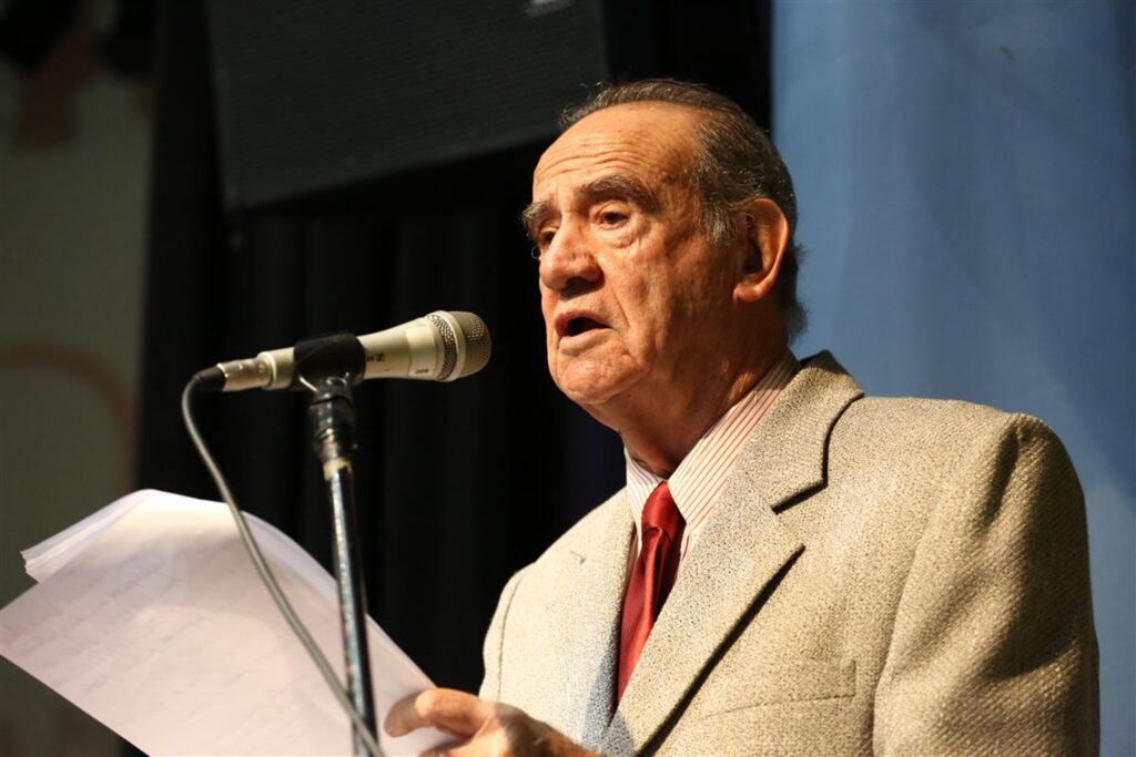 Foto: Charles Guerra (Diário) - No lançamento do livro 