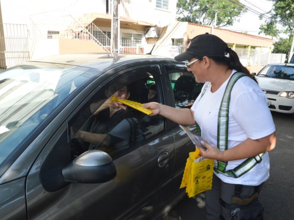 João Alves - Ação em frente à Escola Municipal Dom Antônio Reis