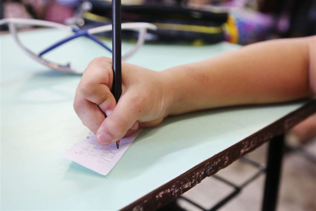 Foto: Pedro Piegas (Diário) - Para não ter prejuízo, alunos estão sendo atendidos por coordenadoras pedagógicas e por outros professores até que titulares assumam