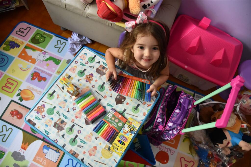 No início das aulas, é necessário ter paciência e estabelecer rotina com os alunos