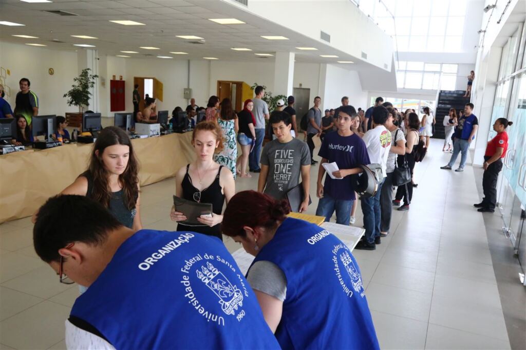 título imagem VÍDEO: bixos que perderam a matrícula na data prevista para seu curso podem ir até o dia 4 à UFSM