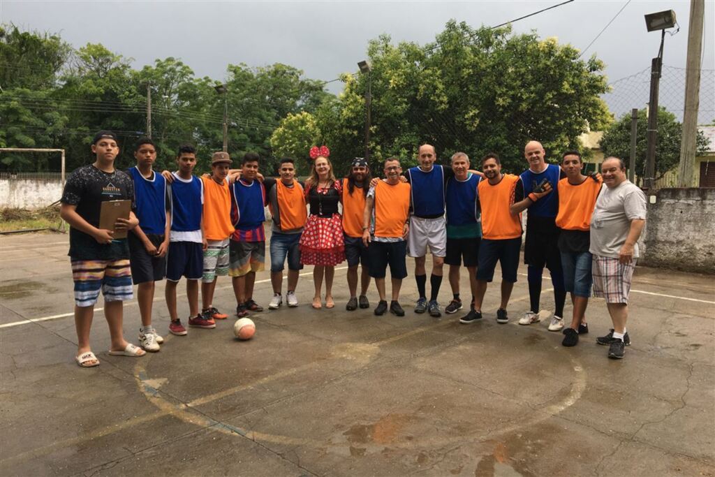 Alunos e professores se unem em projeto contra violência em escola pública de Santa Maria