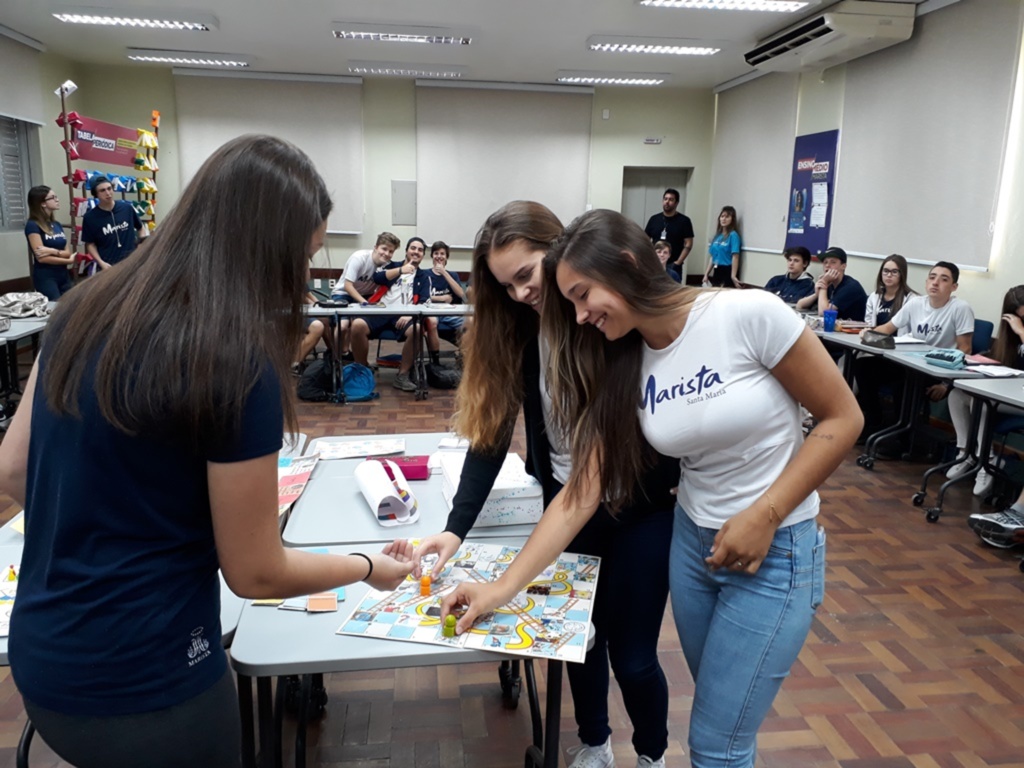 Foto: Gilson Alves (Especial) - úlia Dutra (a partir da esq.), Flora Kuplich e Rafaela Lovato criaram a Disputa de Conhecimento