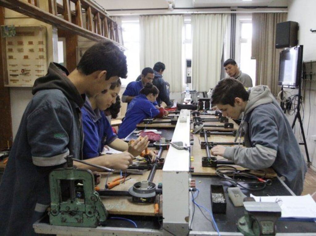 Emai abre inscrições para 122 vagas cursos profissionalizantes