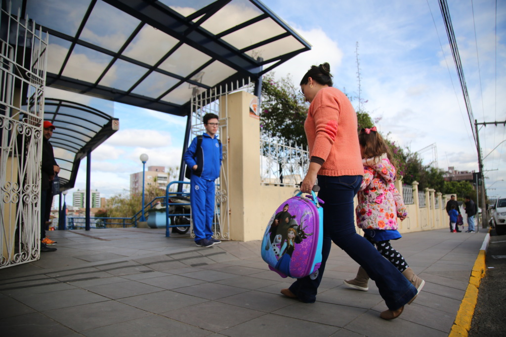 Foto: Gabriel Haesbaert (Diário) - Em instituições particulares, como no Colégio  Fátima, atividades voltaram ontem após breve recesso de julho
