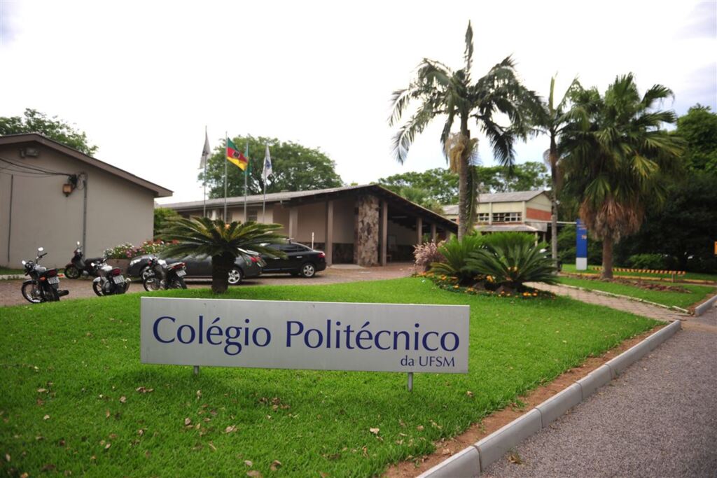 título imagem Colégio Politécnico lidera ranking do Enem