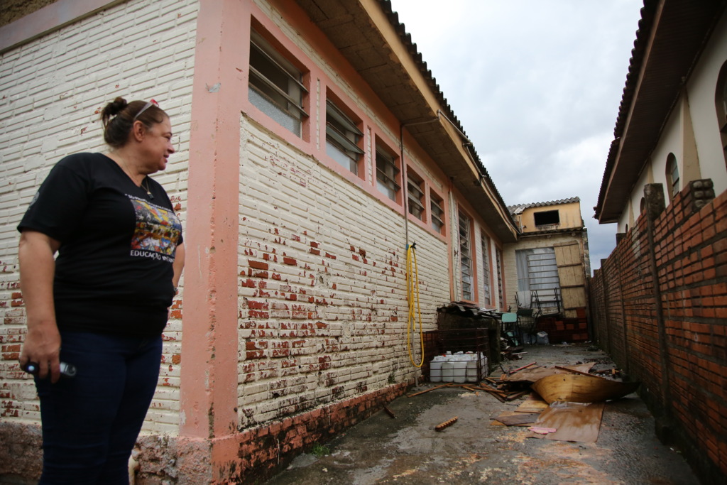 Após um mês, escola de Santa Maria ainda aguarda caixa d'água
