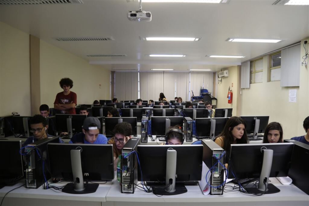 Foto: Charles Guerra (Diário) - Durante o final de semana, alunos do 2º e do 3º ano do Colégio Técnico Industrial compartilharam suas experiências sobre novos negócios