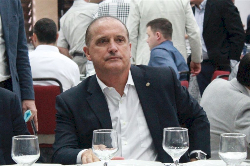 A empresários, Onyx diz que Santa Maria era a melhor cidade para a Escola de Sargentos