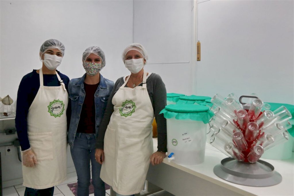 VÍDEO: santa-marienses produzem bebida vendida em diversos pontos da cidade