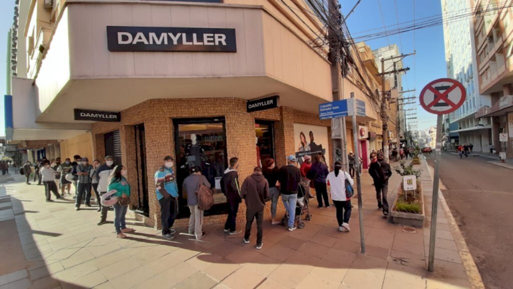 Agências da Caixa abrem duas horas mais cedo a partir desta segunda-feira