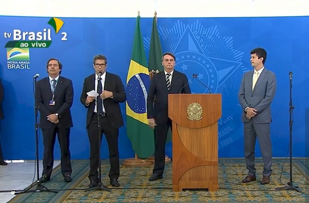 Governo anuncia R$ 40 bi em crédito para empresas pagarem salários