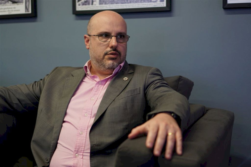 VÍDEO: projeto de lei quer extinguir alvarás para atividades de baixo risco