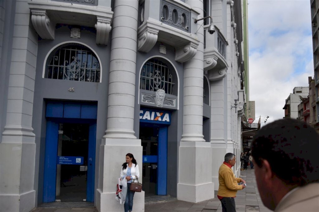 Caixa já pagou 42% do valor disponível para saque imediato do FGTS