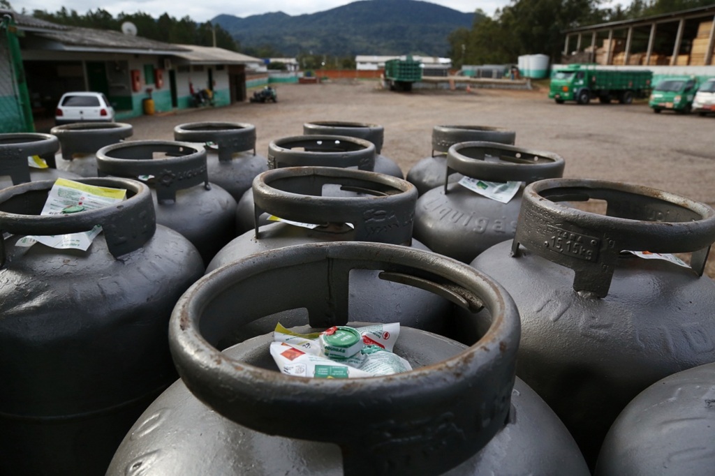 Nova regra quer baratear gás de cozinha