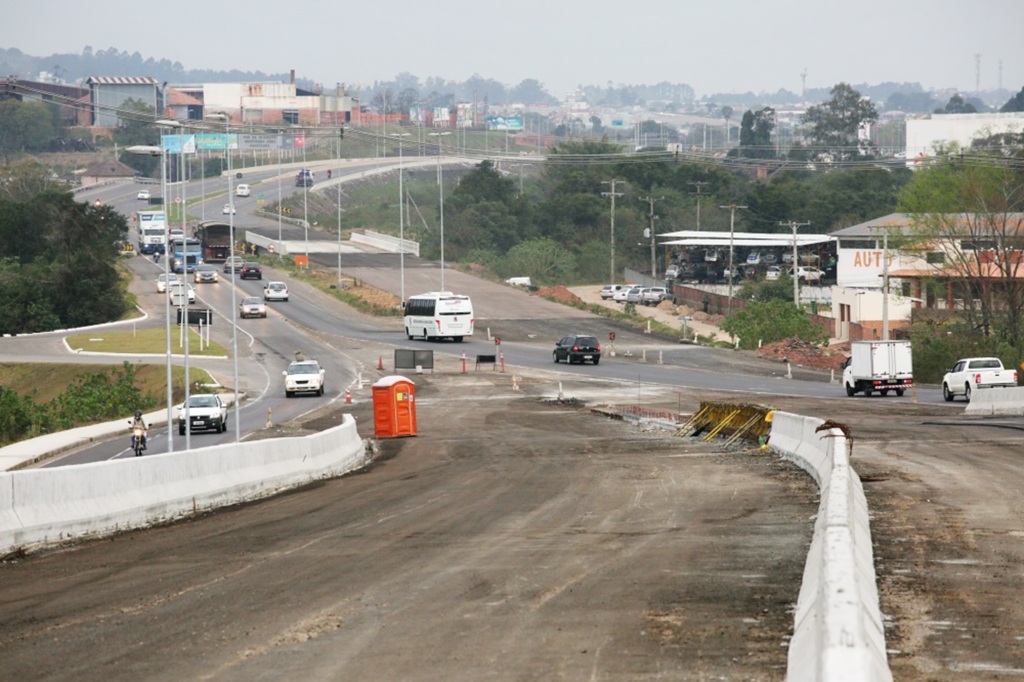 Viaduto da Walter Jobim será liberado em setembro