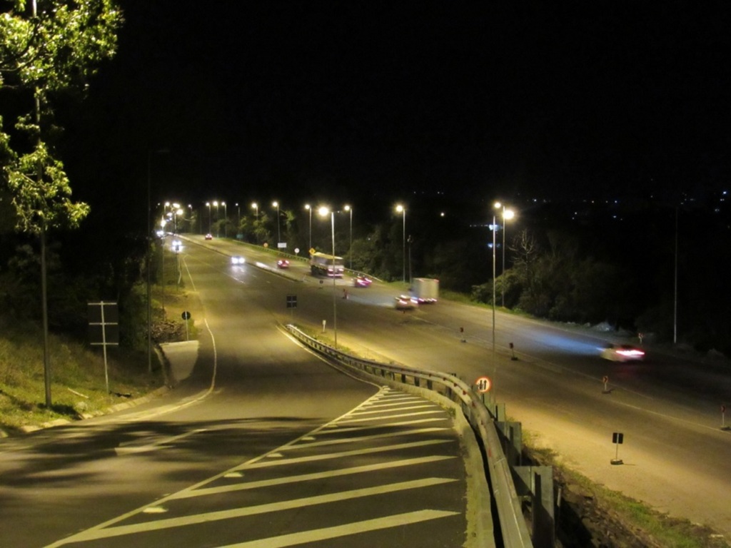 Enfim, voltou a luz em trecho da Travessia Urbana no Bairro Cerrito