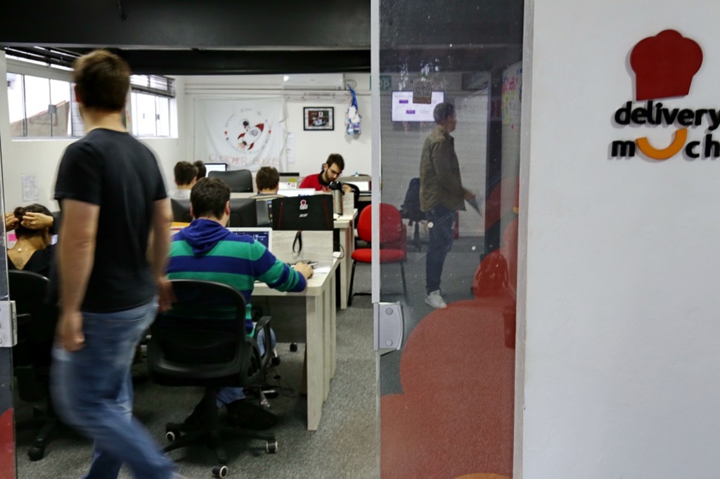 Usuário do app Delivery Much agora podem rastrear entrega de seu lanche pelo celular