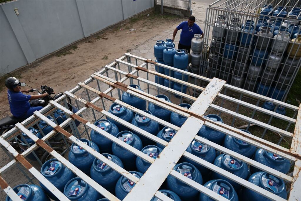 Petrobrás reduz preço do gás de cozinha e industrial nas refinarias