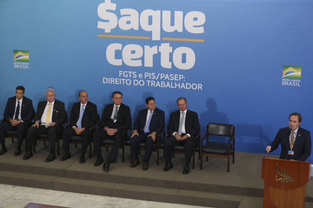 Saque do FGTS pode ser bom para comércio e ruim para construção civil, segundo avaliações