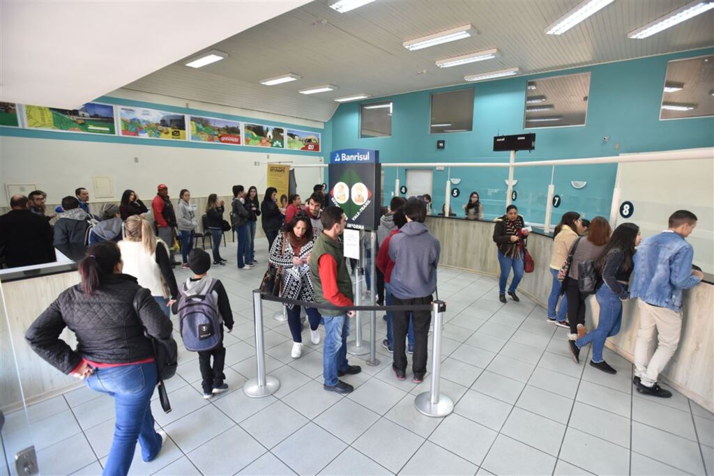 No último dia para comprar passagem a R$ 3,90, ATU atende em horário estendido