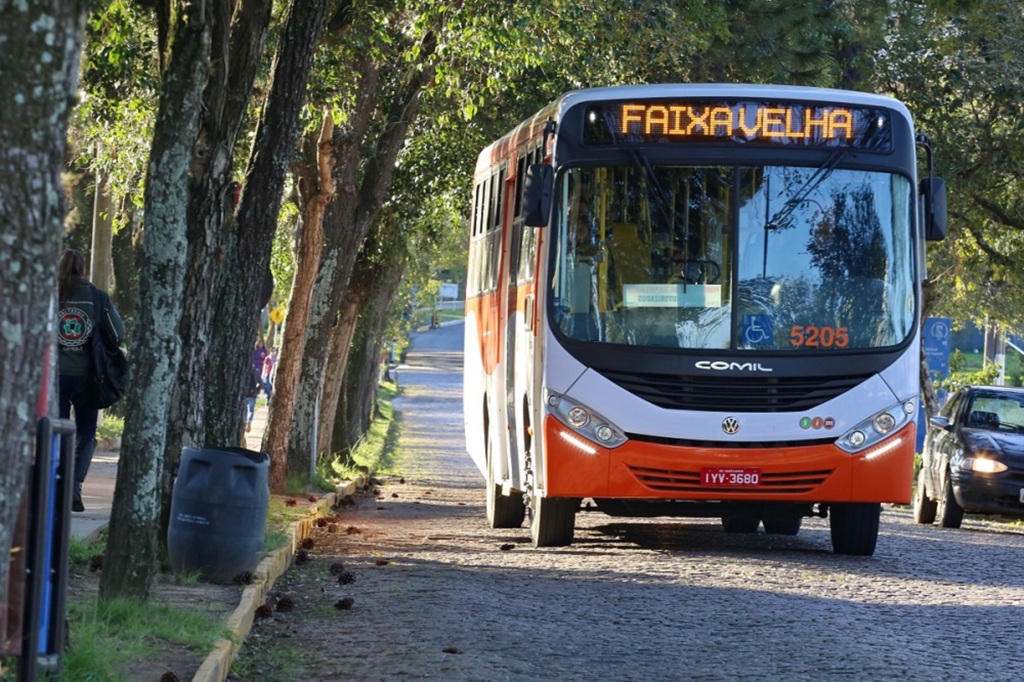 Diretoria do DCE afirma que reajuste da tarifa de ônibus é ilegal