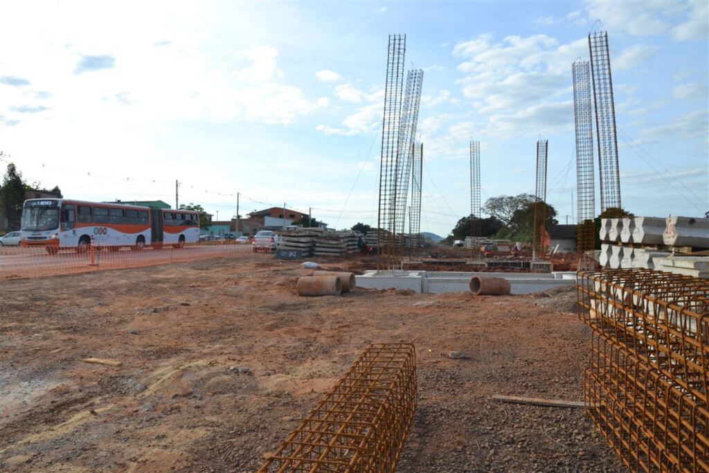 Começa construção de nova passarela da Travessia Urbana na BR-287