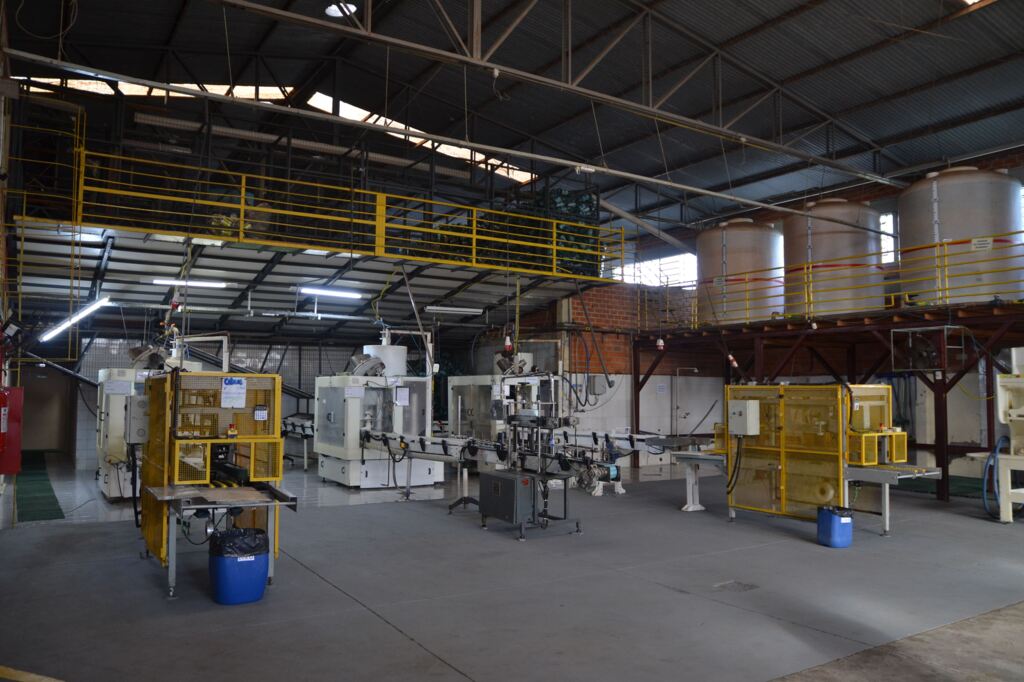 Fábrica de produtos de limpeza tenta reabrir em Santa Maria