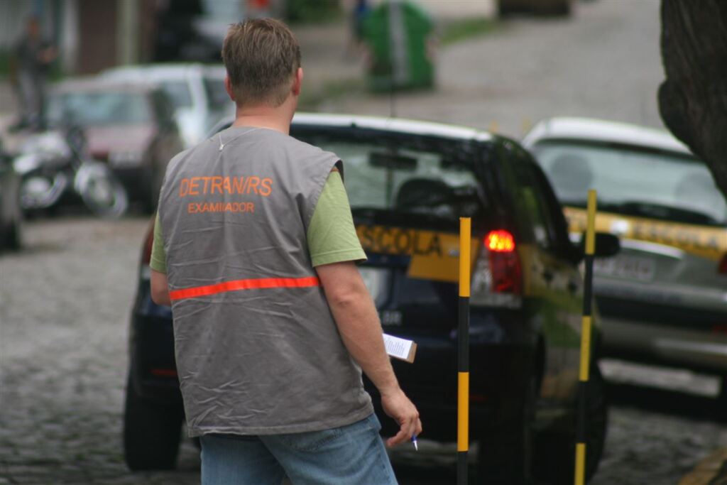 Fazer e renovar a carteira de motorista está mais caro a partir de hoje