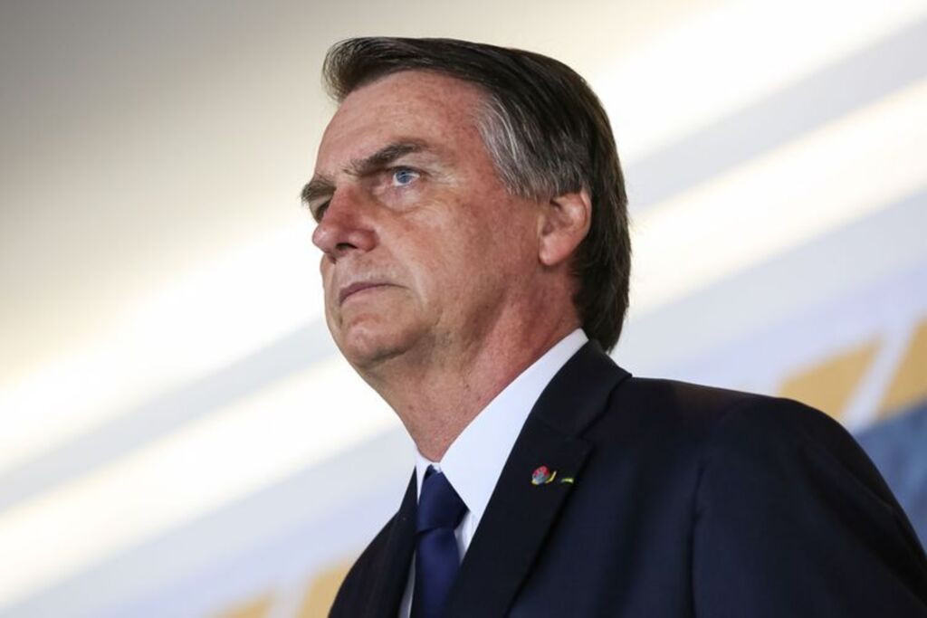 Bolsonaro diz que concessão de rodovia vai gerar 4 mil empregos